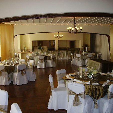 The Shakespeare Inn Vanderbijlpark Exterior foto
