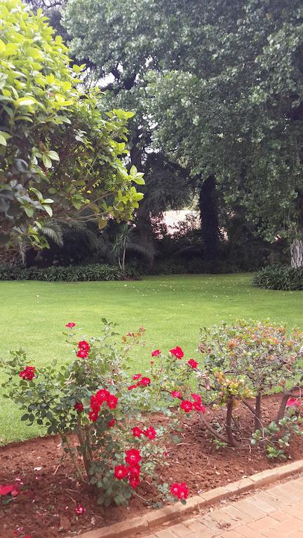 The Shakespeare Inn Vanderbijlpark Exterior foto
